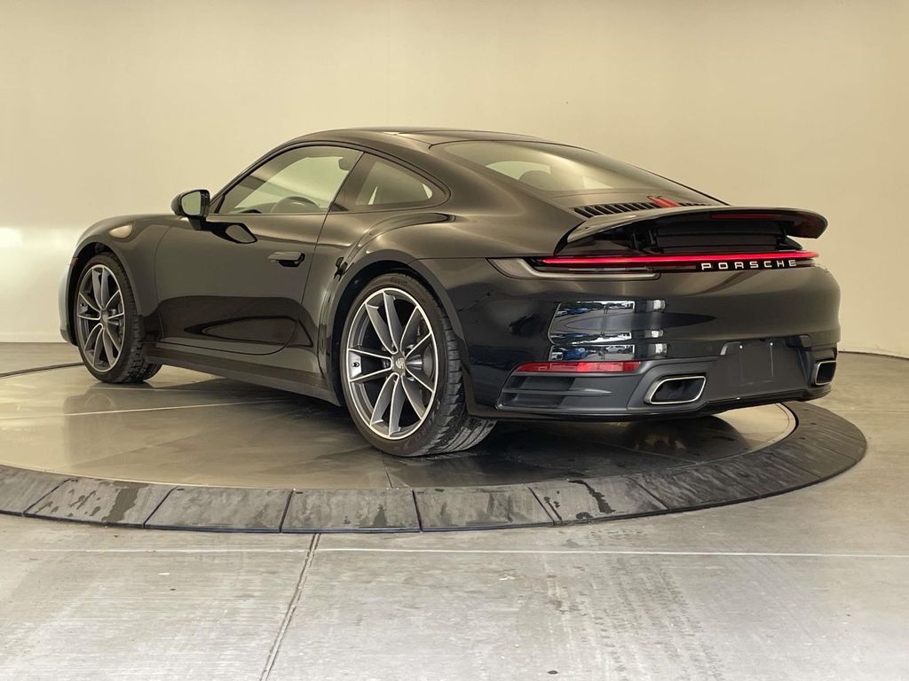 2021 Porsche 911 Carrera - 2