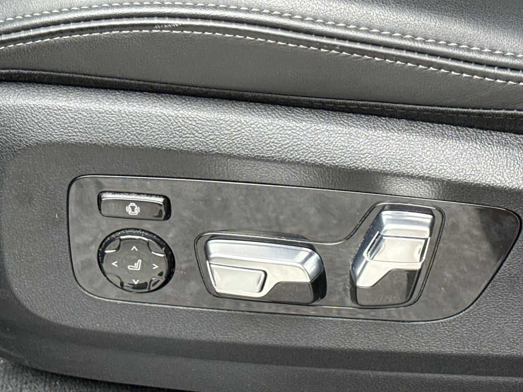 Thumbnail: 2024 BMW X5 - 12