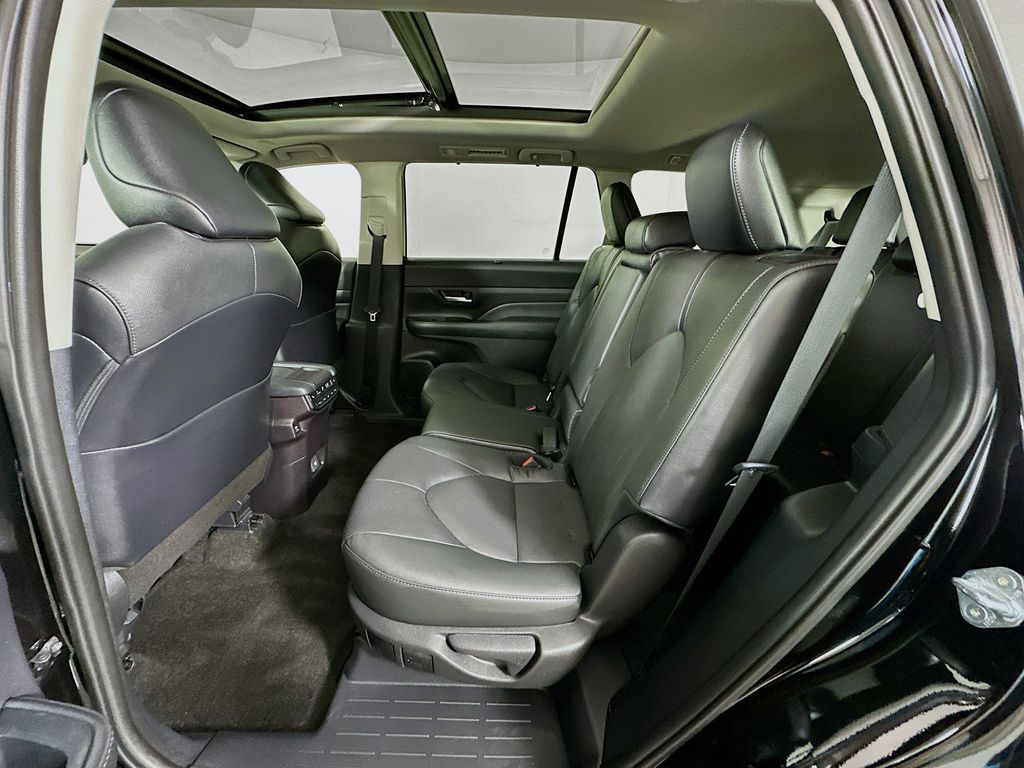 Thumbnail: 2025 Toyota Grand Highlander - 25