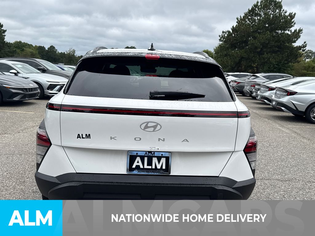 Used 2026 White Hyundai SEL Sport image 4