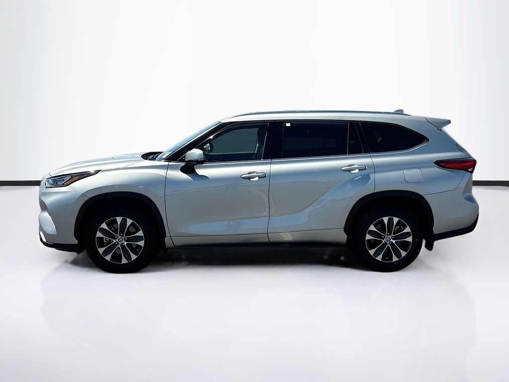 Thumbnail: 2020 Toyota Highlander - 8
