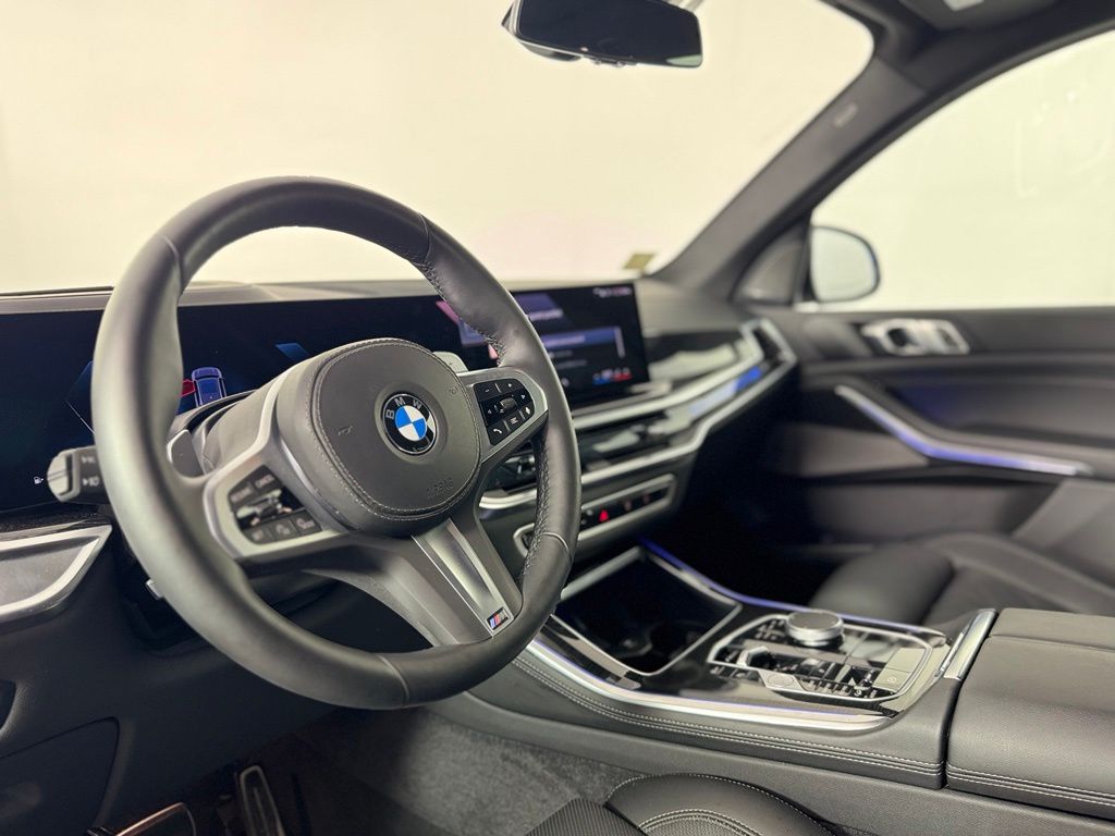 Thumbnail: 2026 BMW X5 - 13