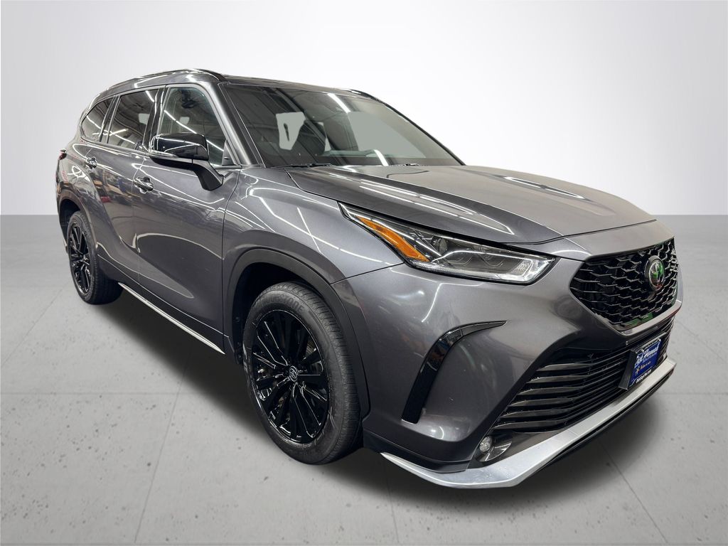 2024 Toyota Highlander LE