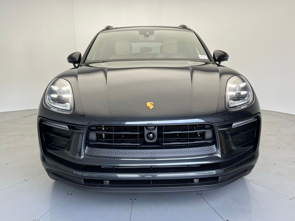 Thumbnail: 2025 Porsche Macan - 25