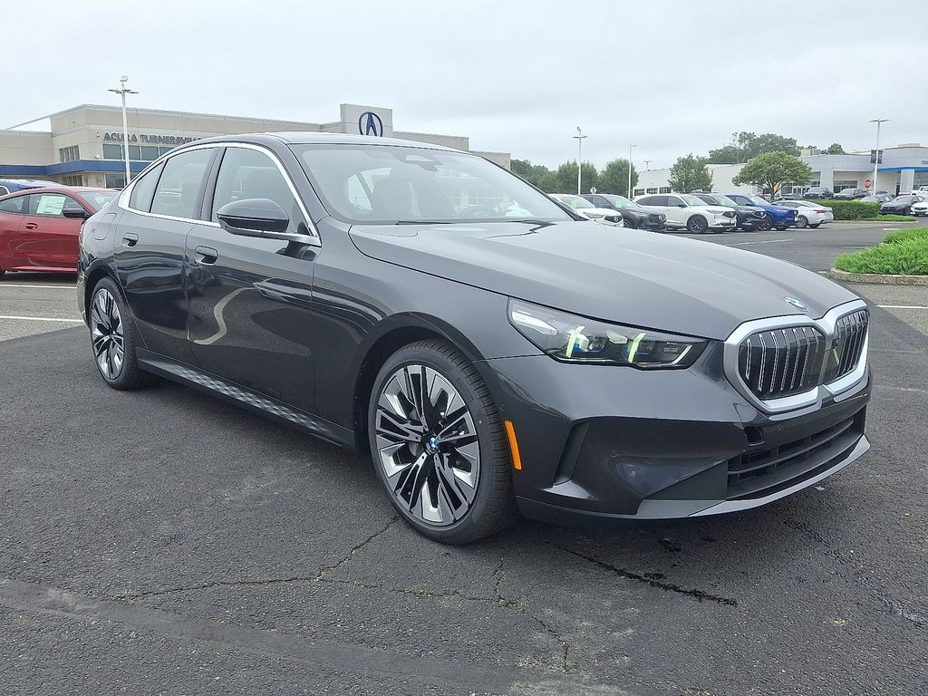 Thumbnail: 2026 BMW 5 Series - 2