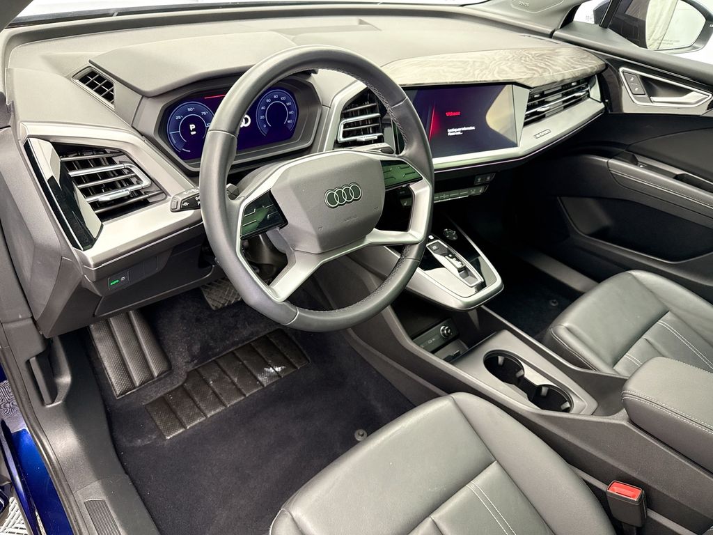 Thumbnail: 2023 Audi Q4 e-tron - 9