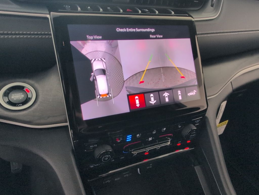 new 2025 Jeep Grand Cherokee car, priced at $42,680