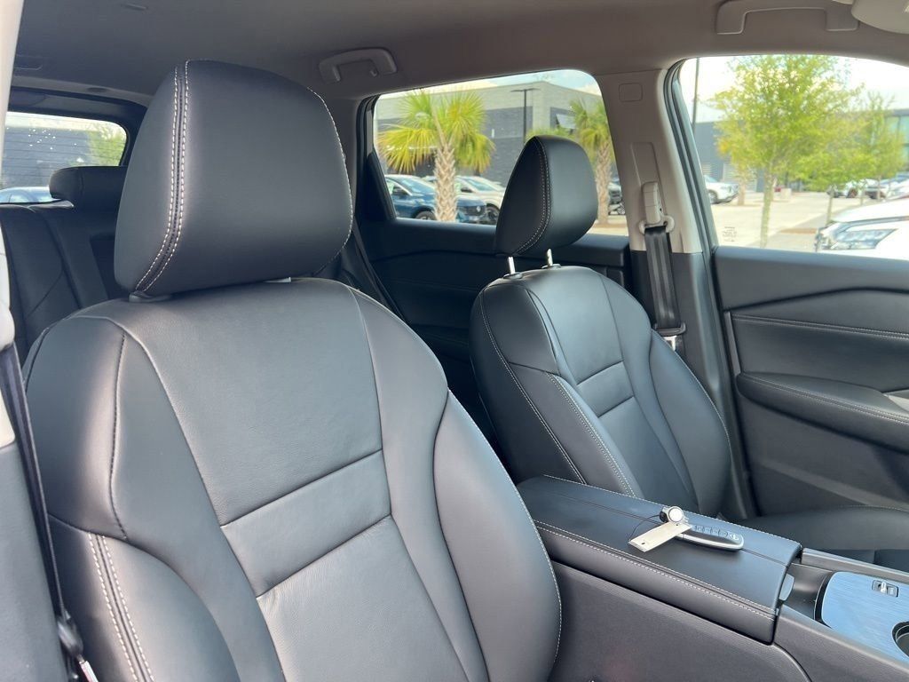 2025 Gun Metallic Nissan Rogue SL FWD SUV