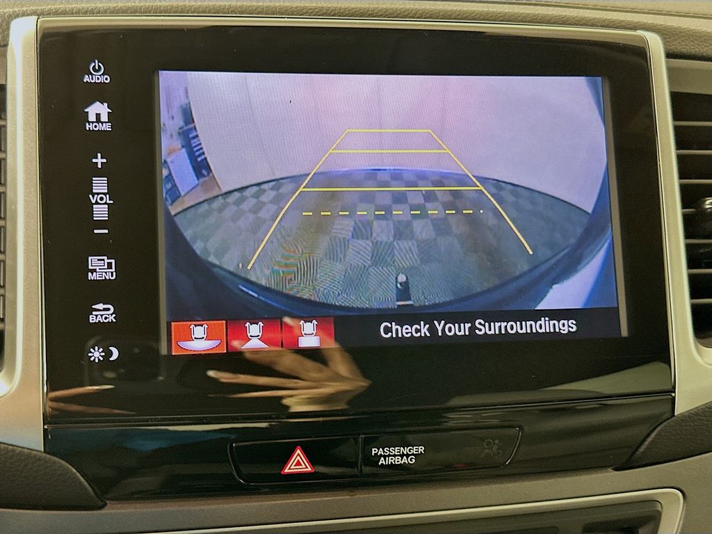 Thumbnail: 2017 Honda Pilot - 13