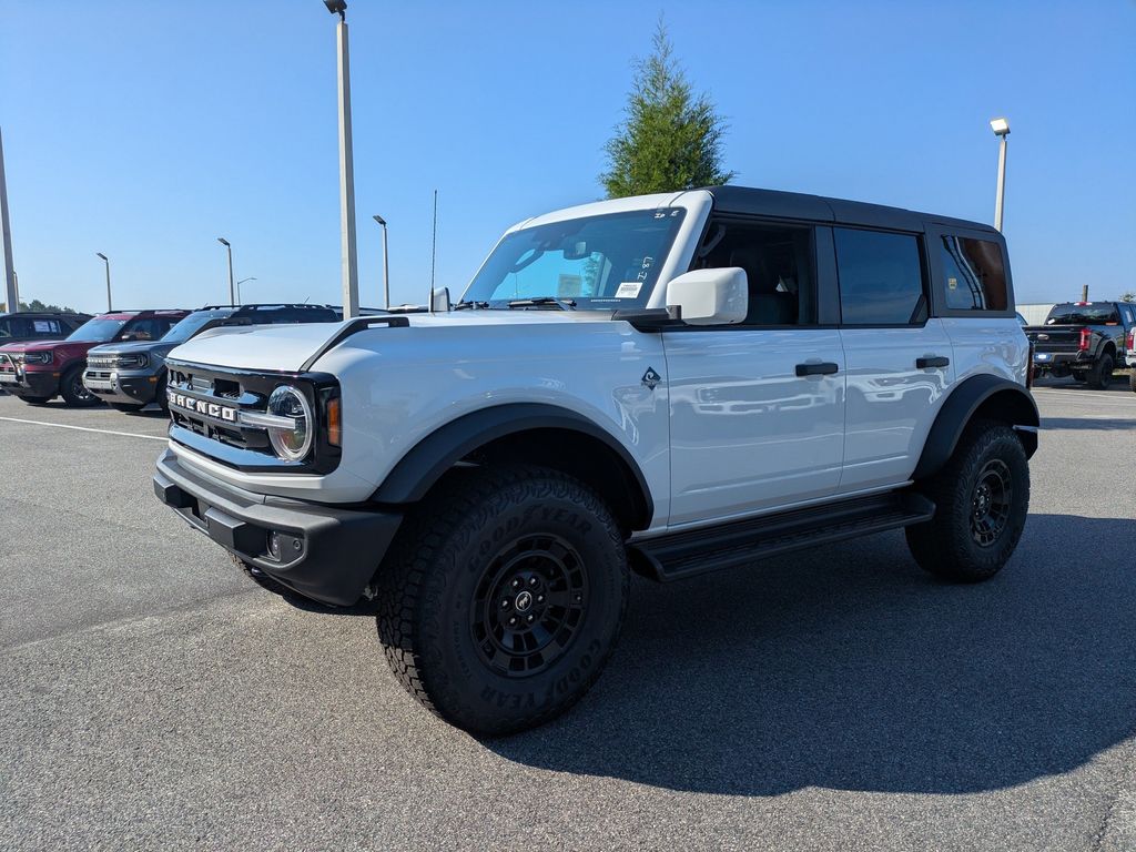 2026 Ford Bronco Outer Banks