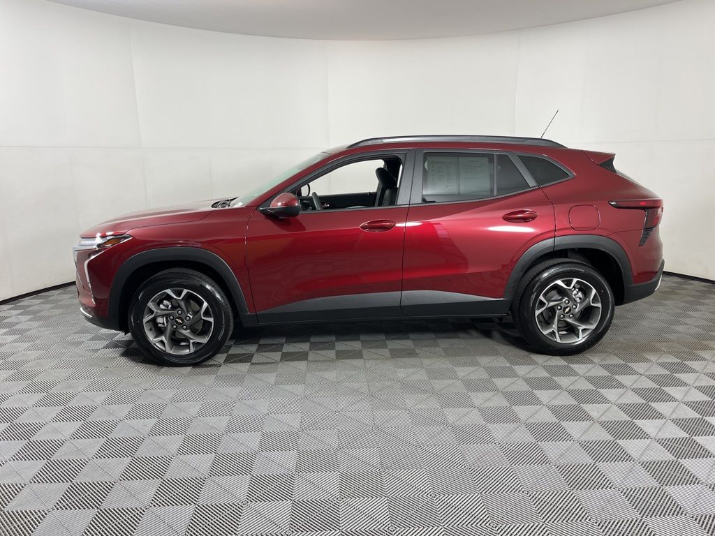 2024 Chevrolet Trax LT 2