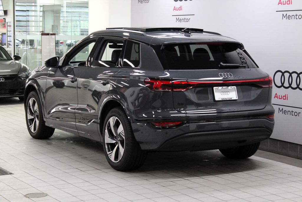 2025 Audi e-tron Premium 3