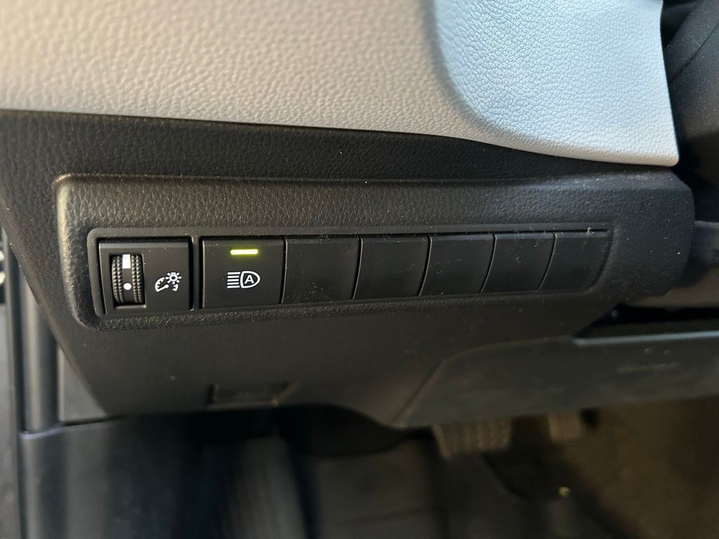 Thumbnail: 2025 Toyota Corolla - 17