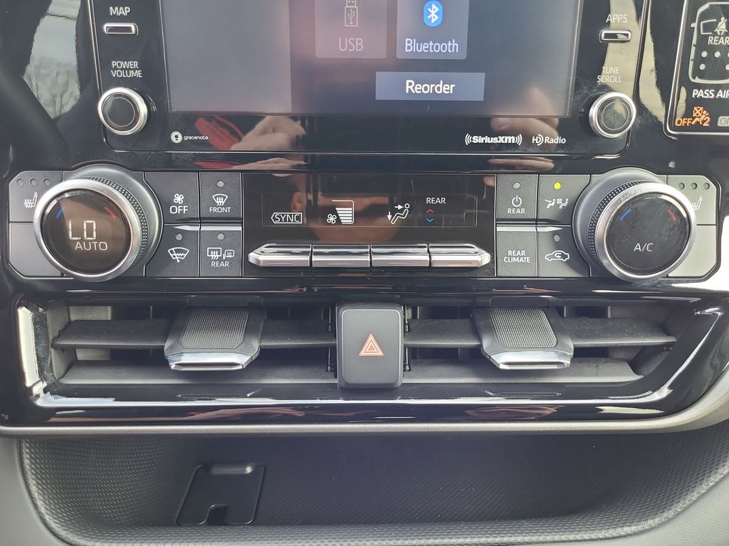 2022 Toyota Highlander XLE 18