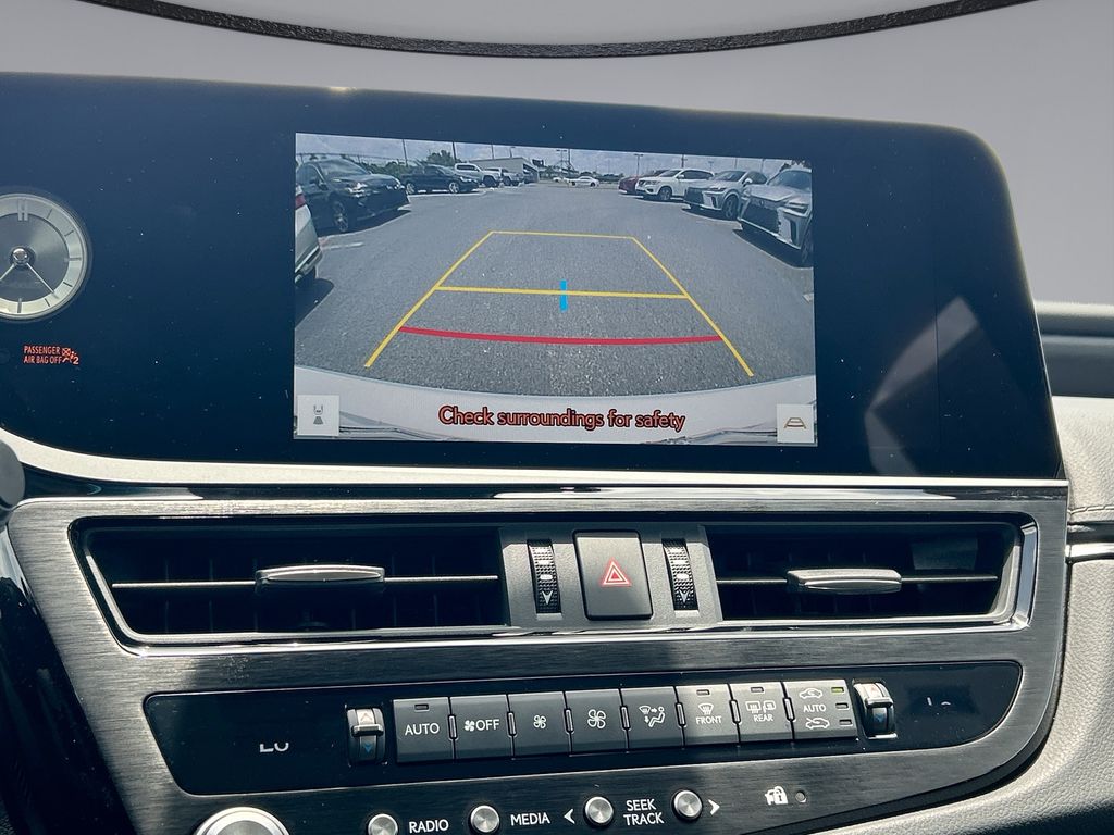 Thumbnail: 2025 Lexus ES - 23