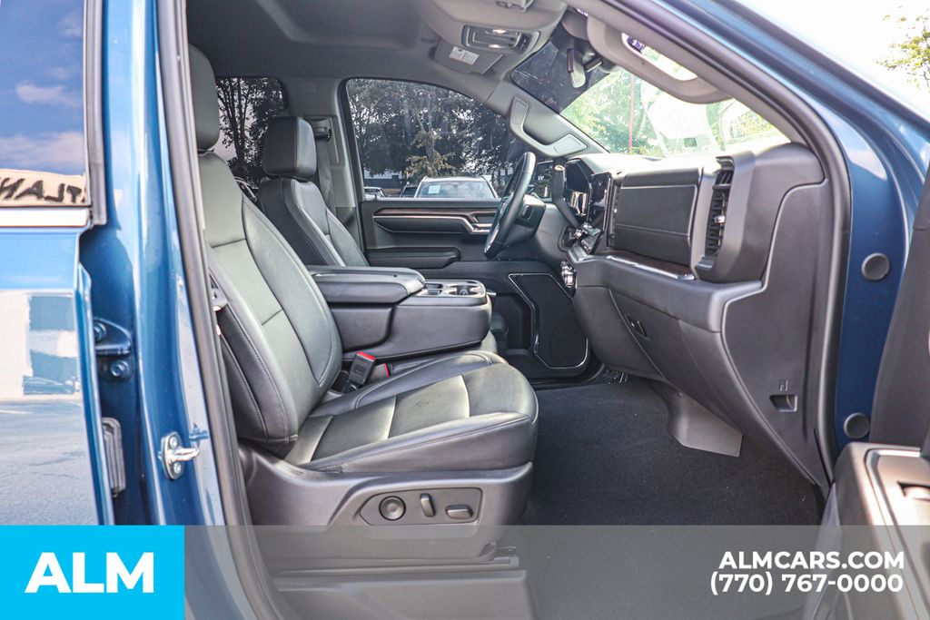 Used 2024 Blue GMC SLT image 20