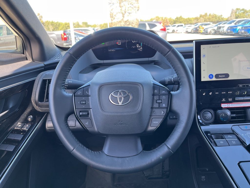 Thumbnail: 2024 Toyota bZ4X - 18