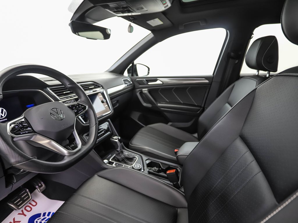 Thumbnail: 2022 Volkswagen Tiguan - 10