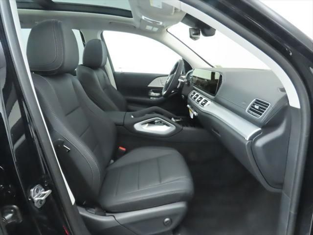 Thumbnail: 2026 Mercedes-Benz GLS - 23