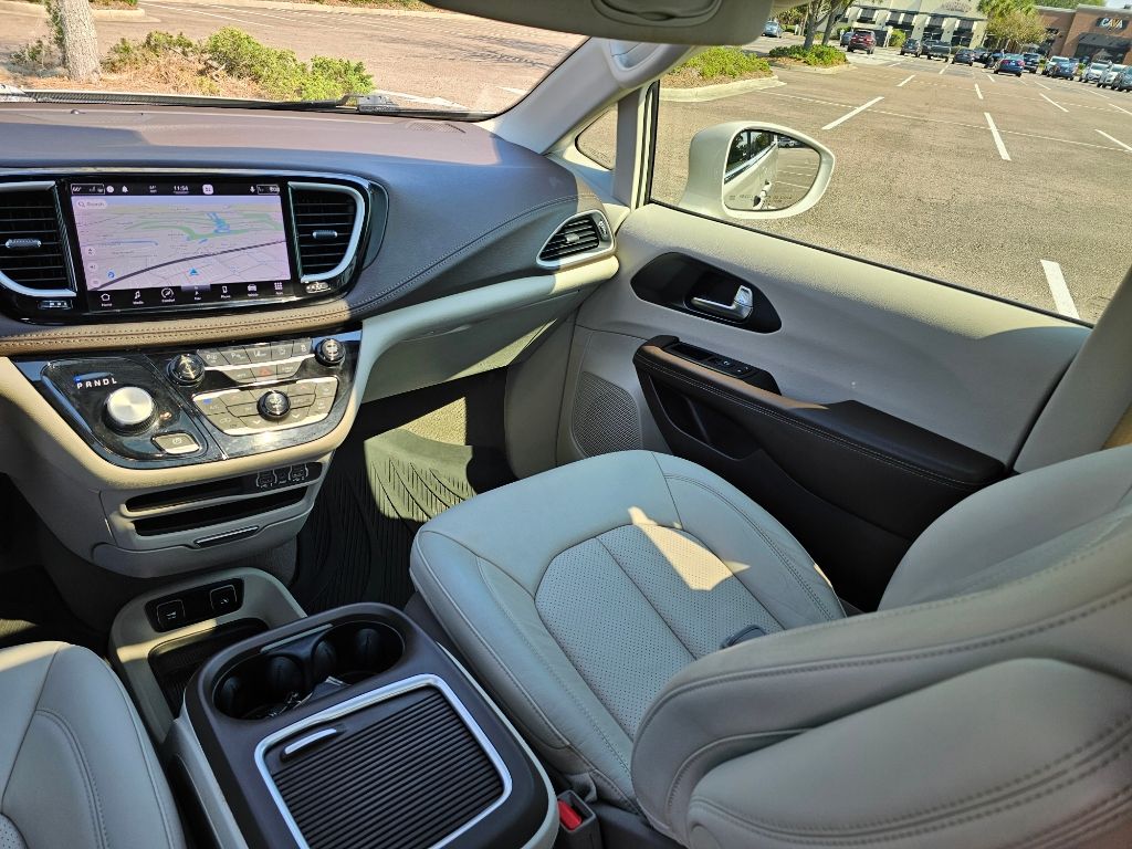 2021 Chrysler Pacifica Touring L 27