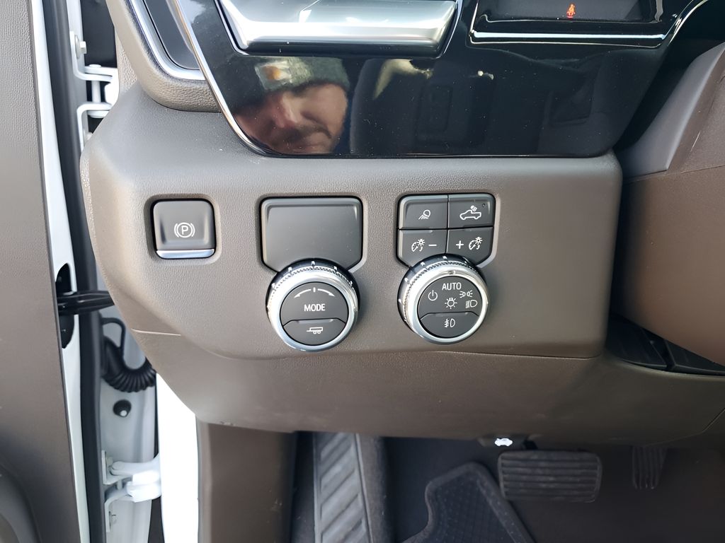 New 2026 White GMC SLT image 29