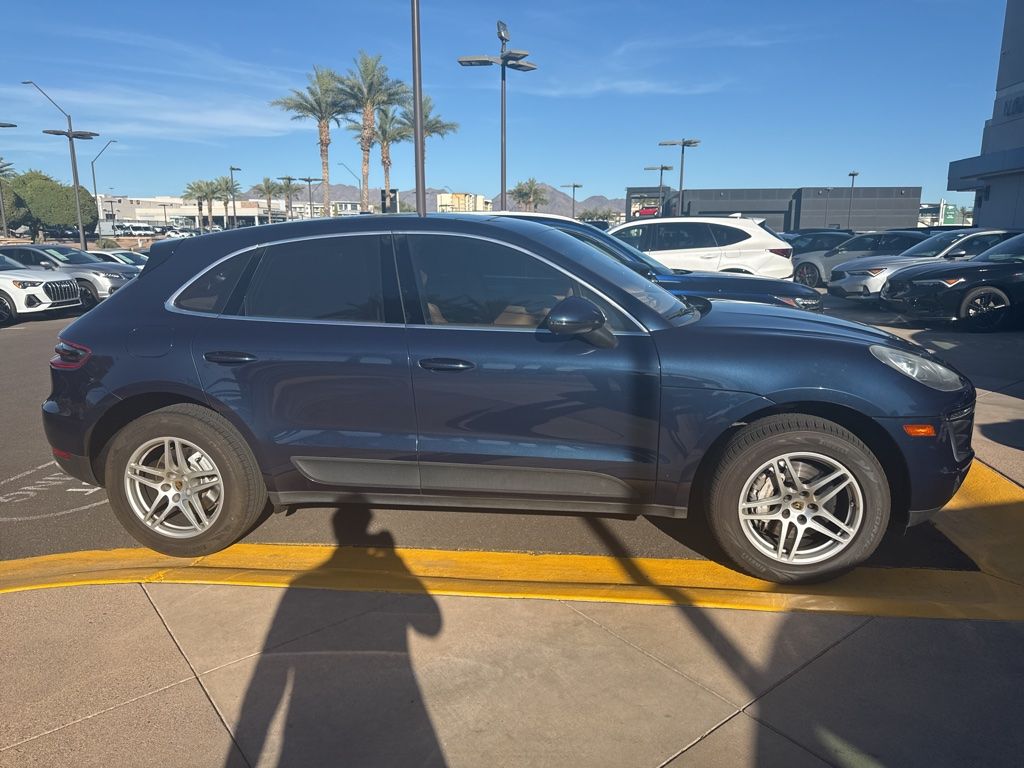 Thumbnail: 2015 Porsche Macan - 4