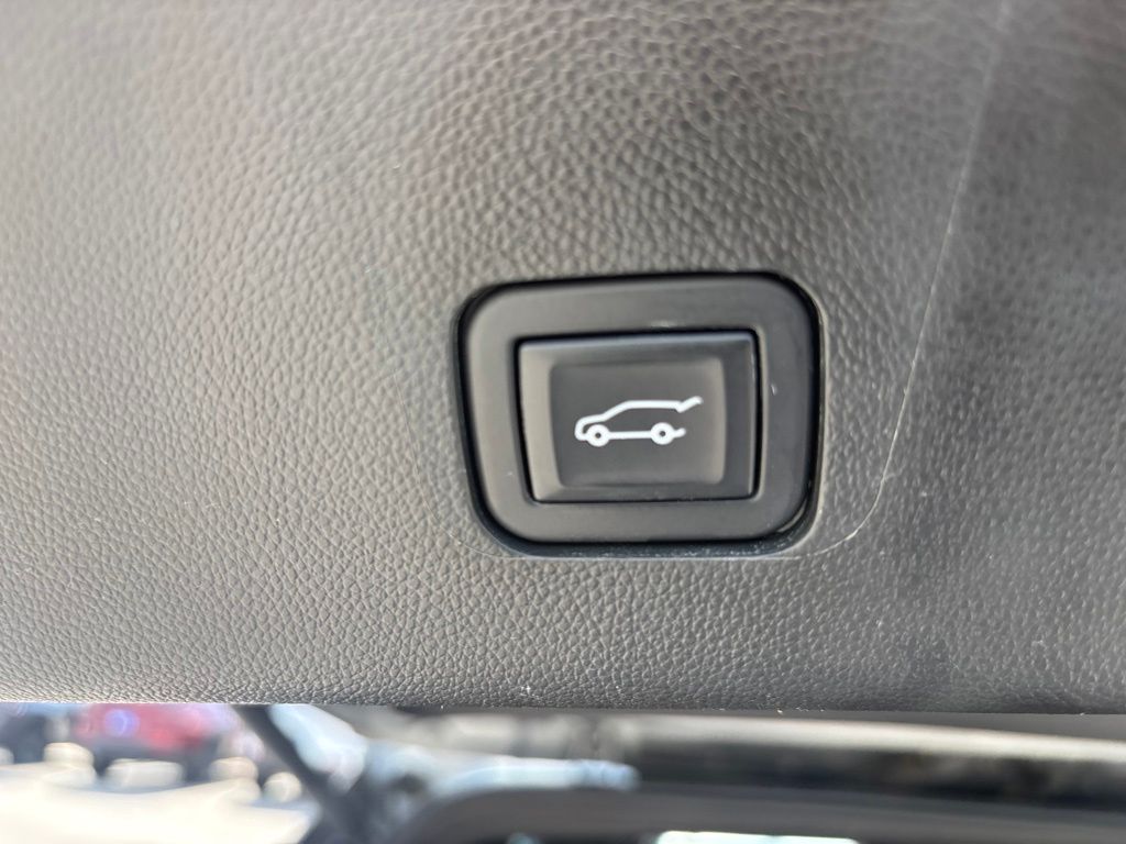 Used 2023 Chevrolet Traverse SUV
