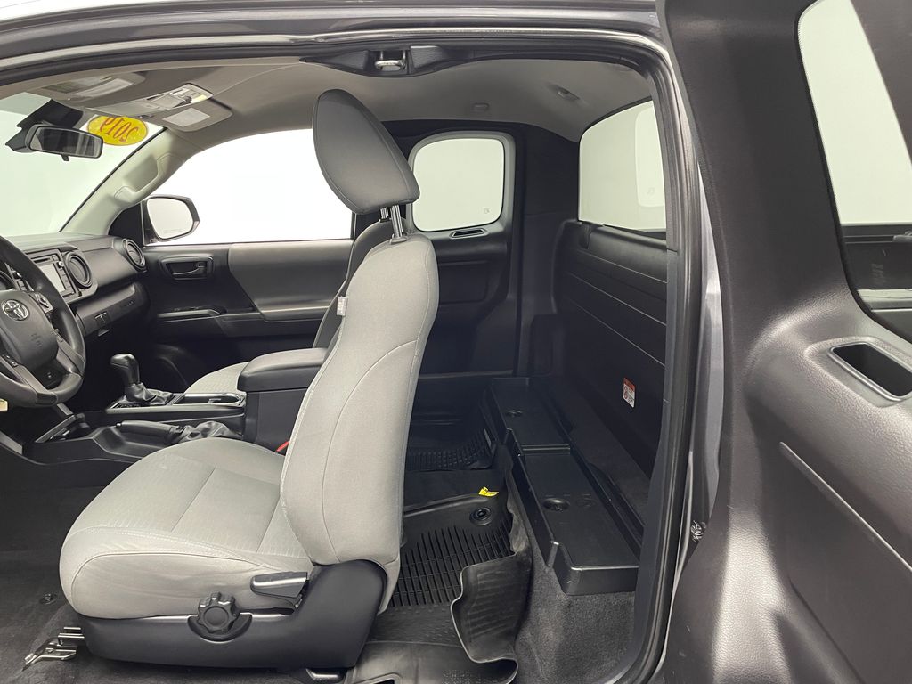 Thumbnail: 2019 Toyota Tacoma - 15