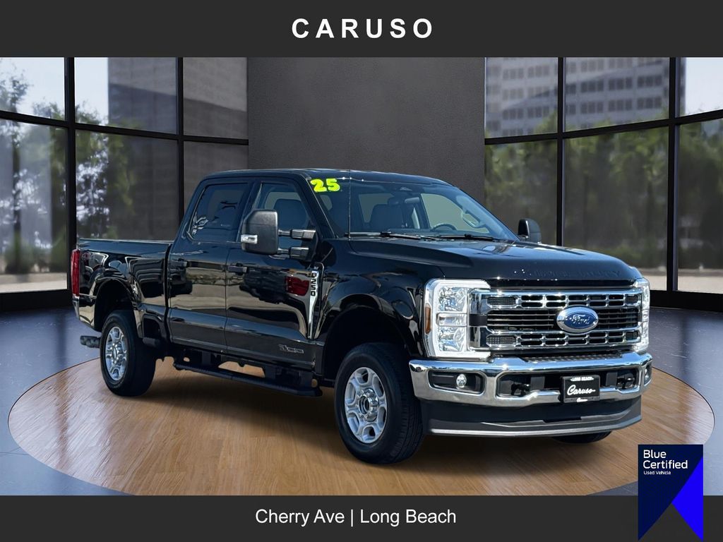 2025 Ford F-250 Super Duty XLT Crew Cab 4WD