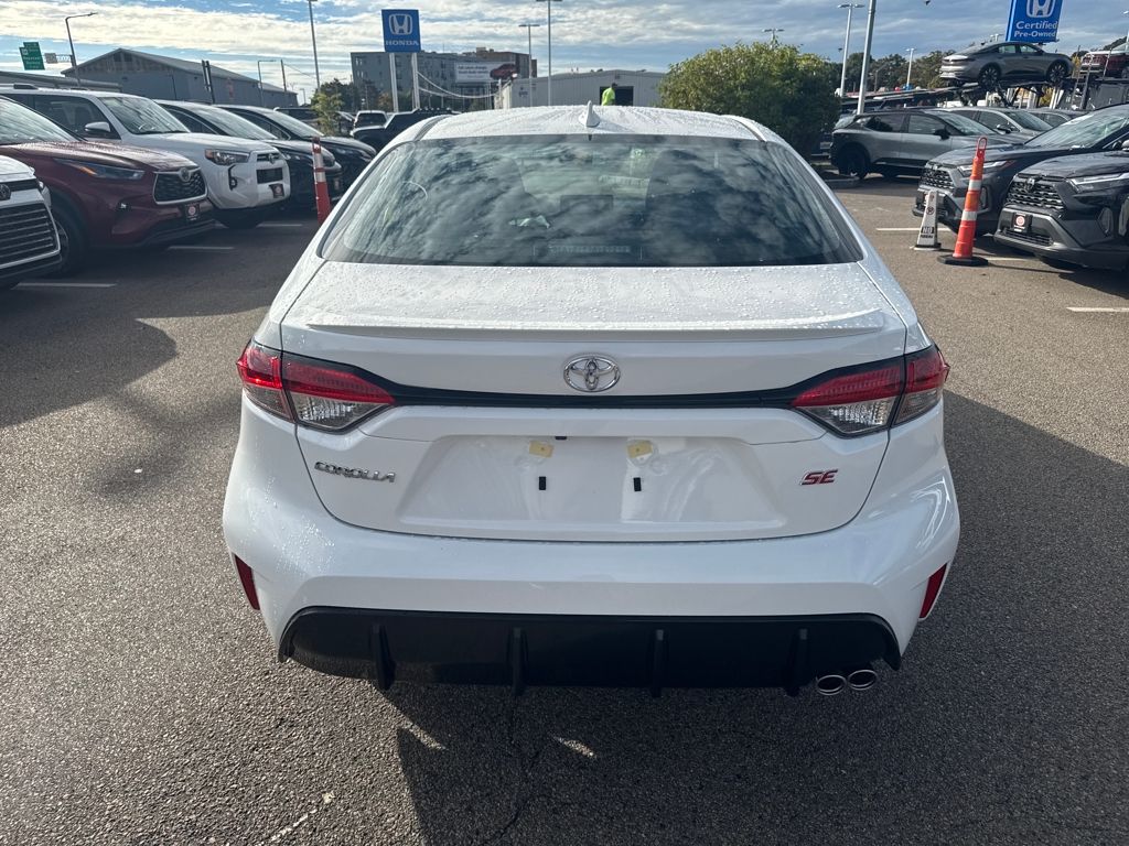 2026 Toyota Corolla SE photo 5