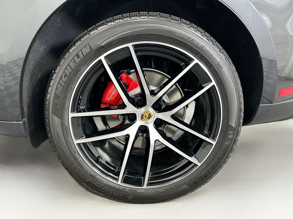 Thumbnail: 2026 Porsche Macan - 32