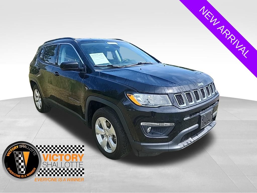 Diamond Black Crystal Pearlcoat 2018 Jeep Compass Latitude FWD SUV / Crossover Front-Wheel Drive 6-Speed Automatic