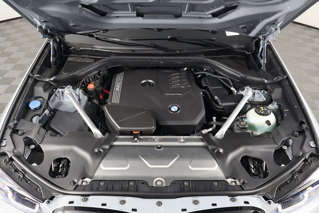 2025 BMW X4 xDrive30i 9