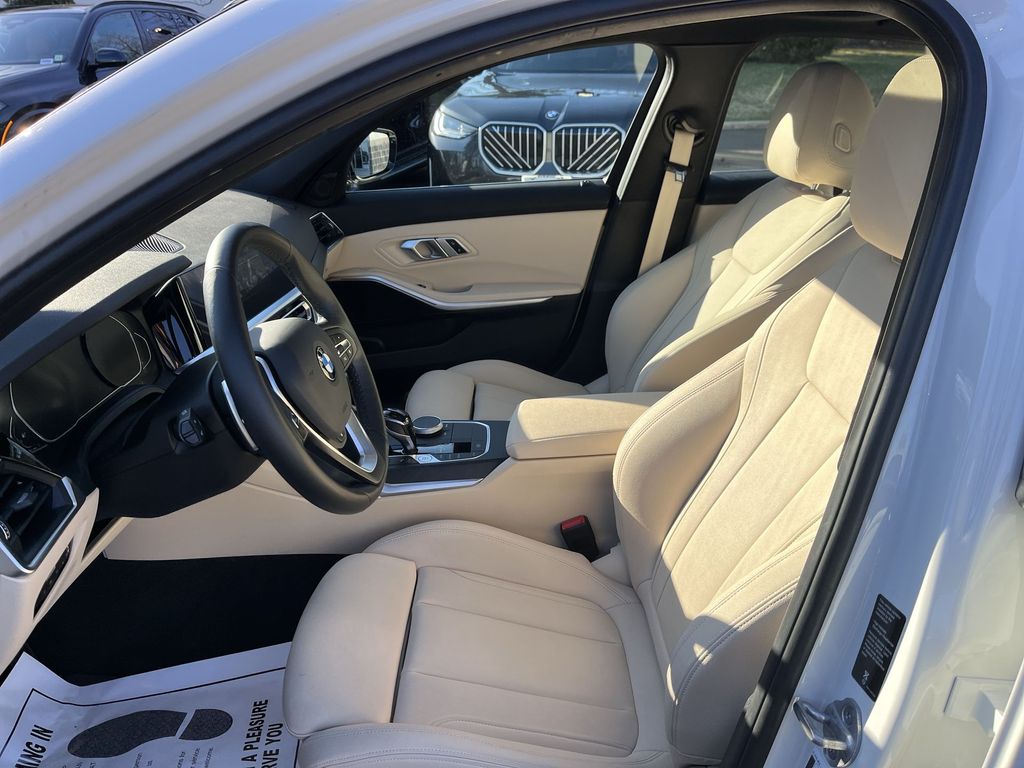 Thumbnail: 2021 BMW 3 Series - 11