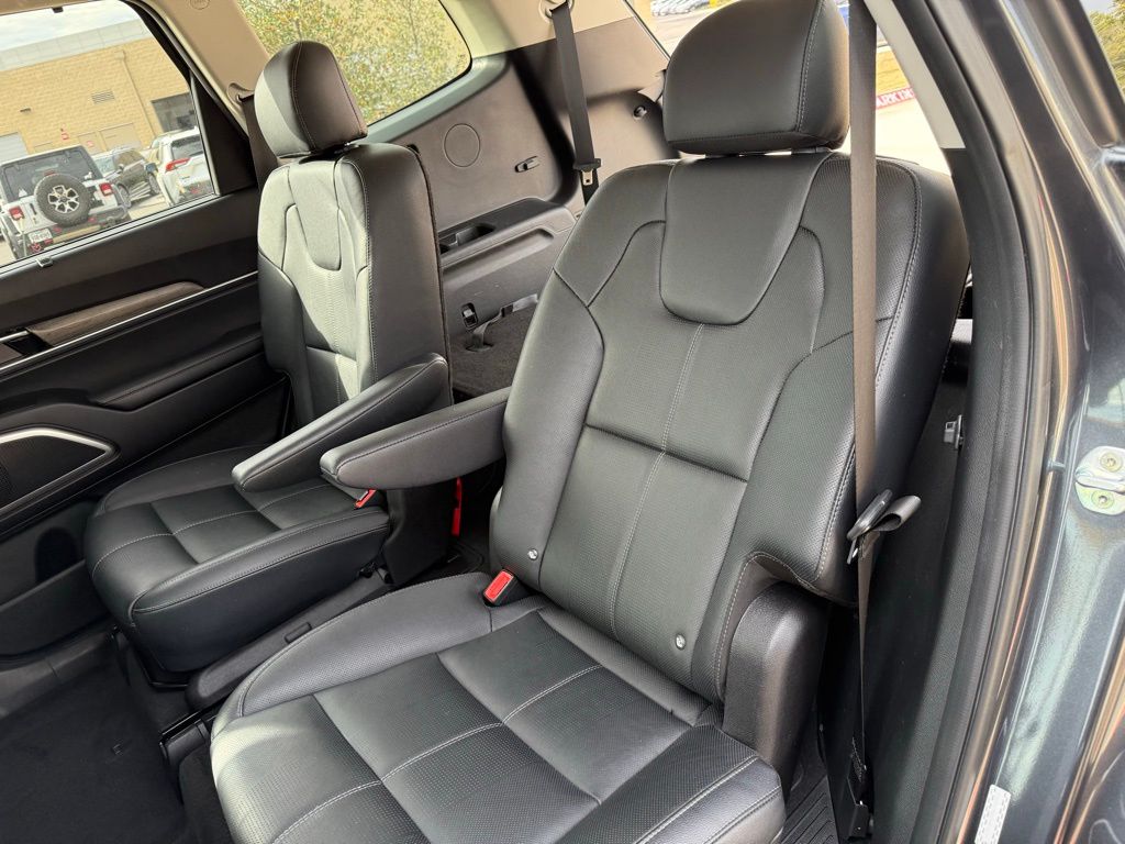 Thumbnail: 2022 Kia Telluride - 21