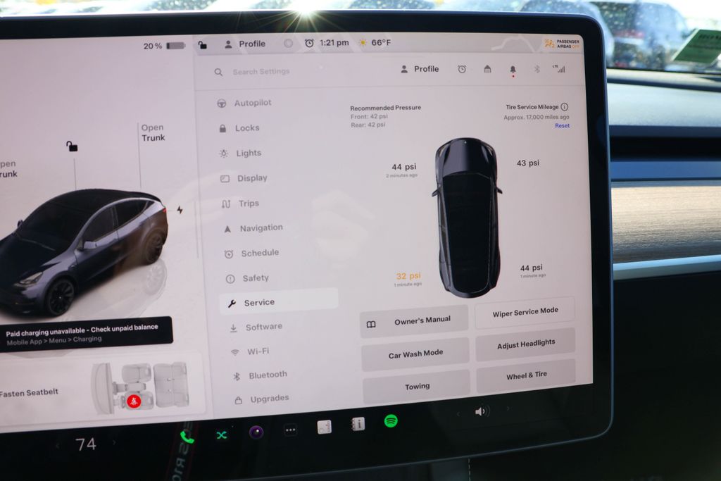 2023 Tesla Model Y Long Range 28