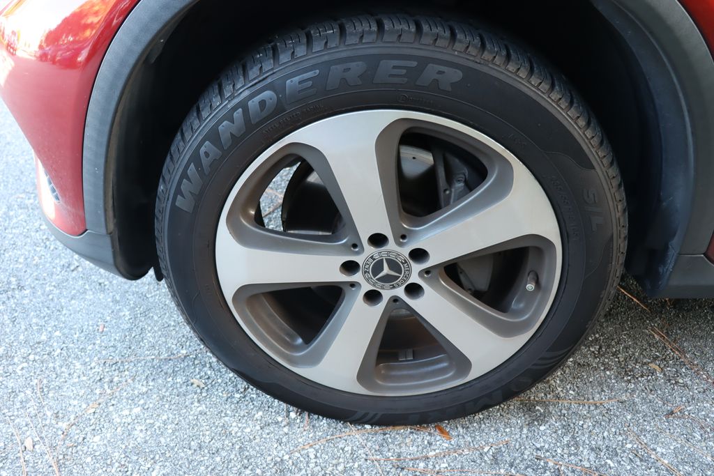 Thumbnail: 2018 Mercedes-Benz GLC - 4