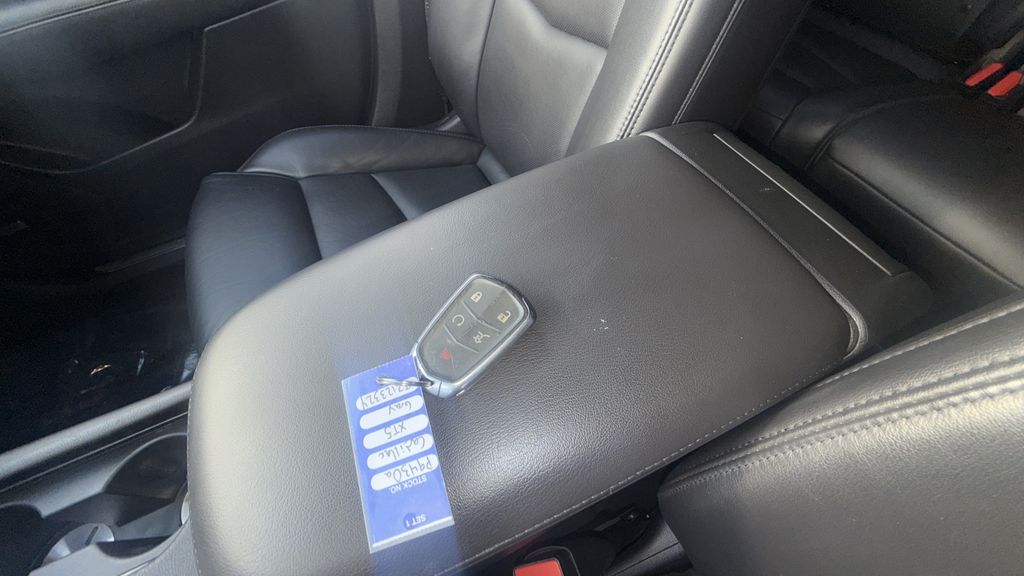 used 2018 Cadillac XT5 car, priced at $20,400