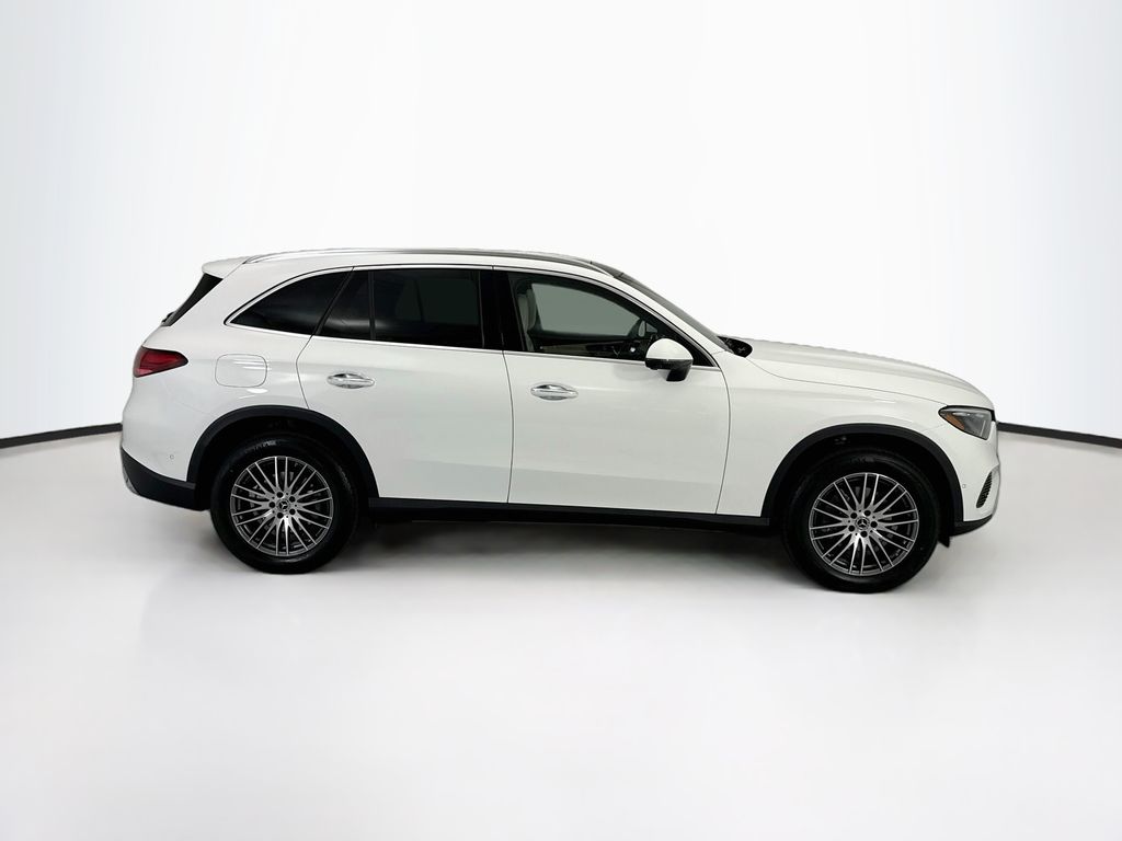 Thumbnail: 2027 Mercedes-Benz GLC - 4