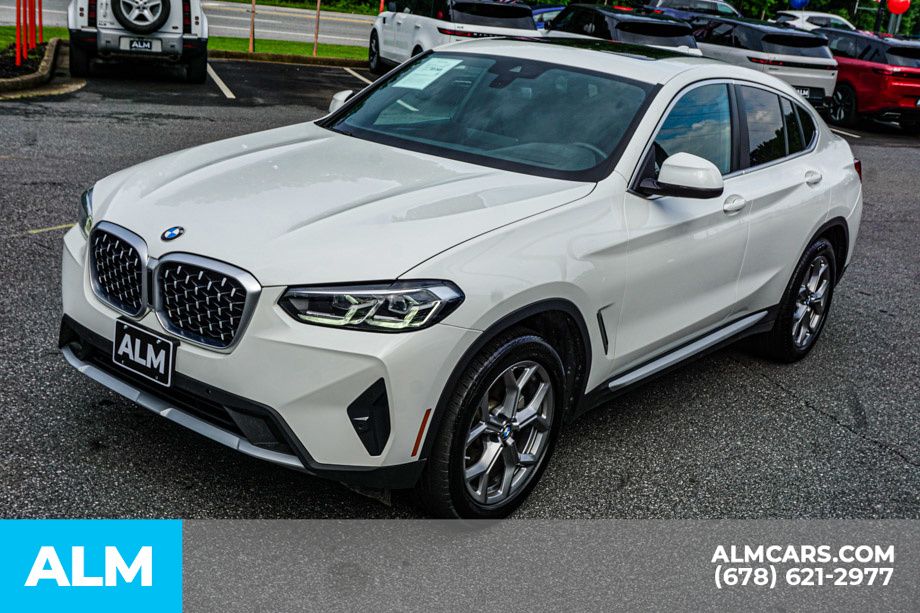 Used 2025 White BMW xDrive30i image 15