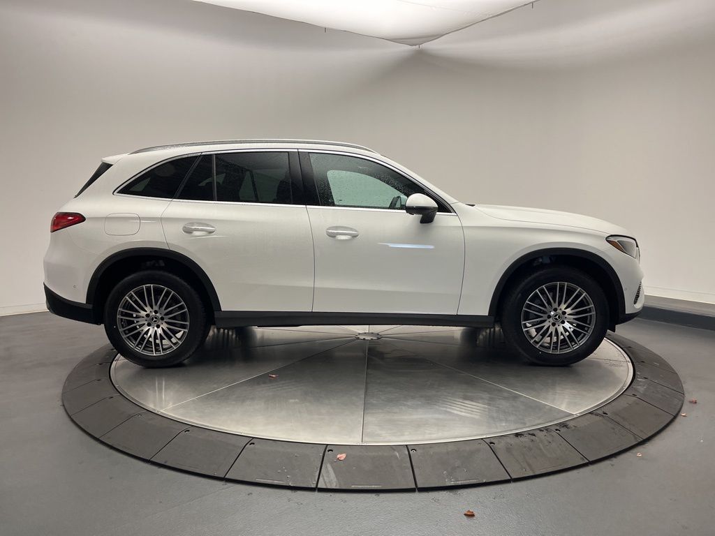 Thumbnail: 2026 Mercedes-Benz GLC - 8
