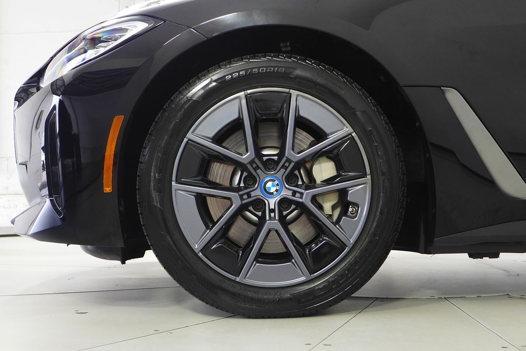 Thumbnail: 2023 BMW i4 - 5