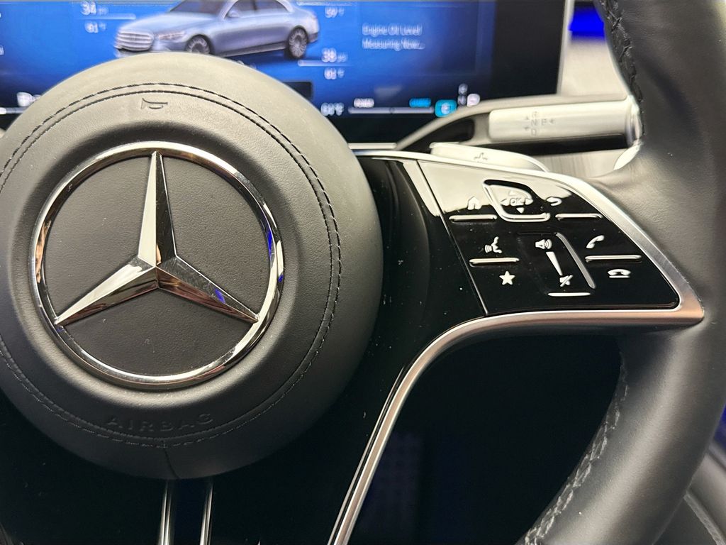 Thumbnail: 2023 Mercedes-Benz S-Class - 12