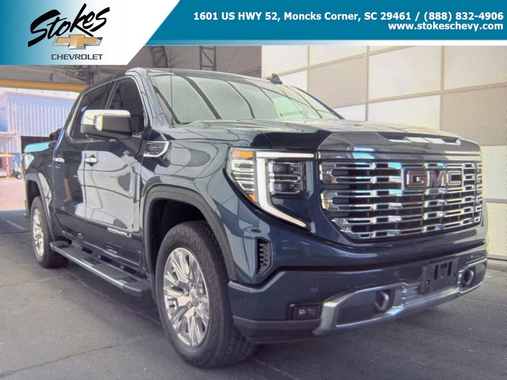 2022 GMC Sierra 4WD Crew Cab Short Box Denali's photo
