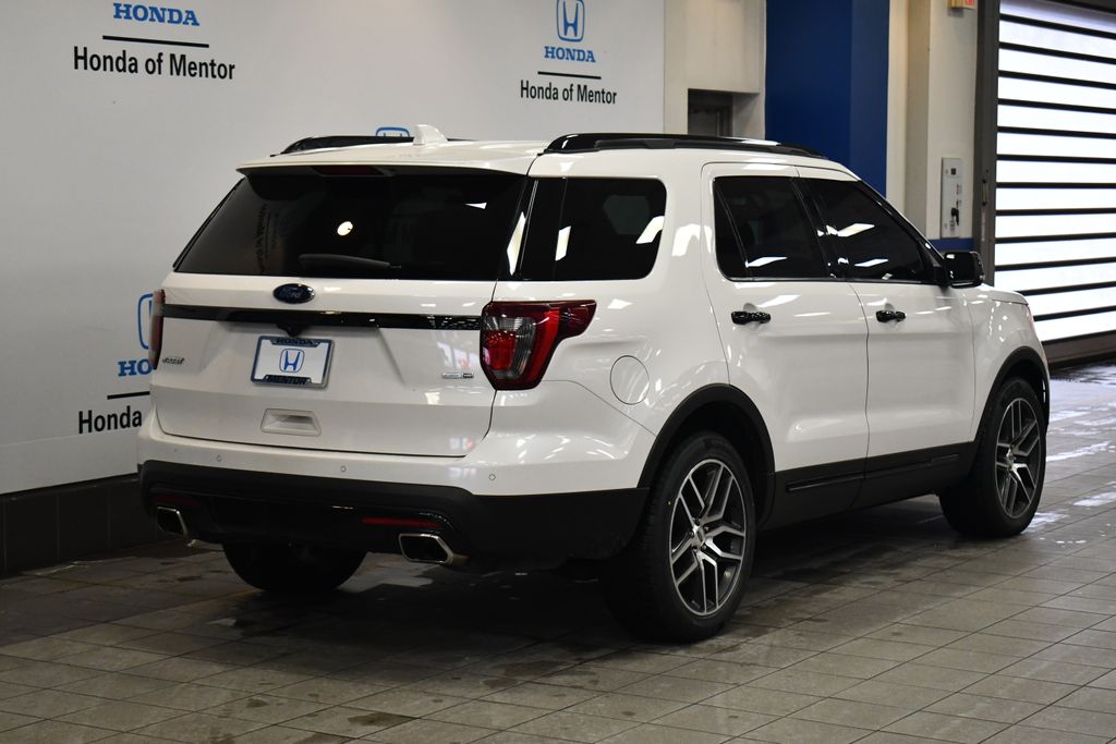 Thumbnail: 2017 Ford Explorer - 8