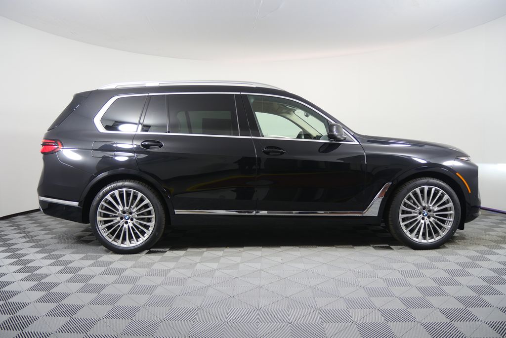Thumbnail: 2026 BMW X7 - 2