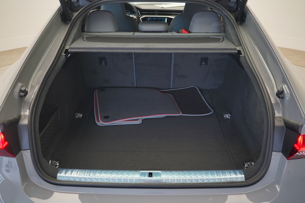 Thumbnail: 2025 Audi S7 - 13