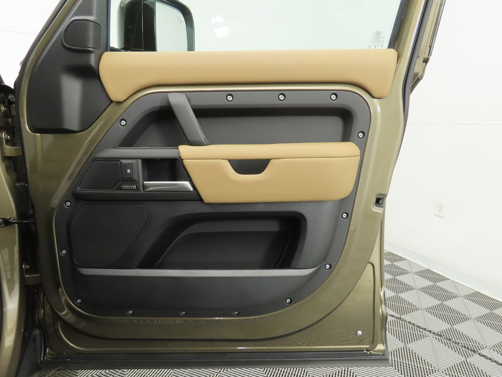 Thumbnail: 2025 Land Rover Defender - 25