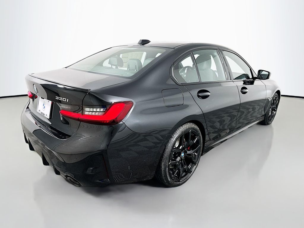 Thumbnail: 2026 BMW 3 Series - 5