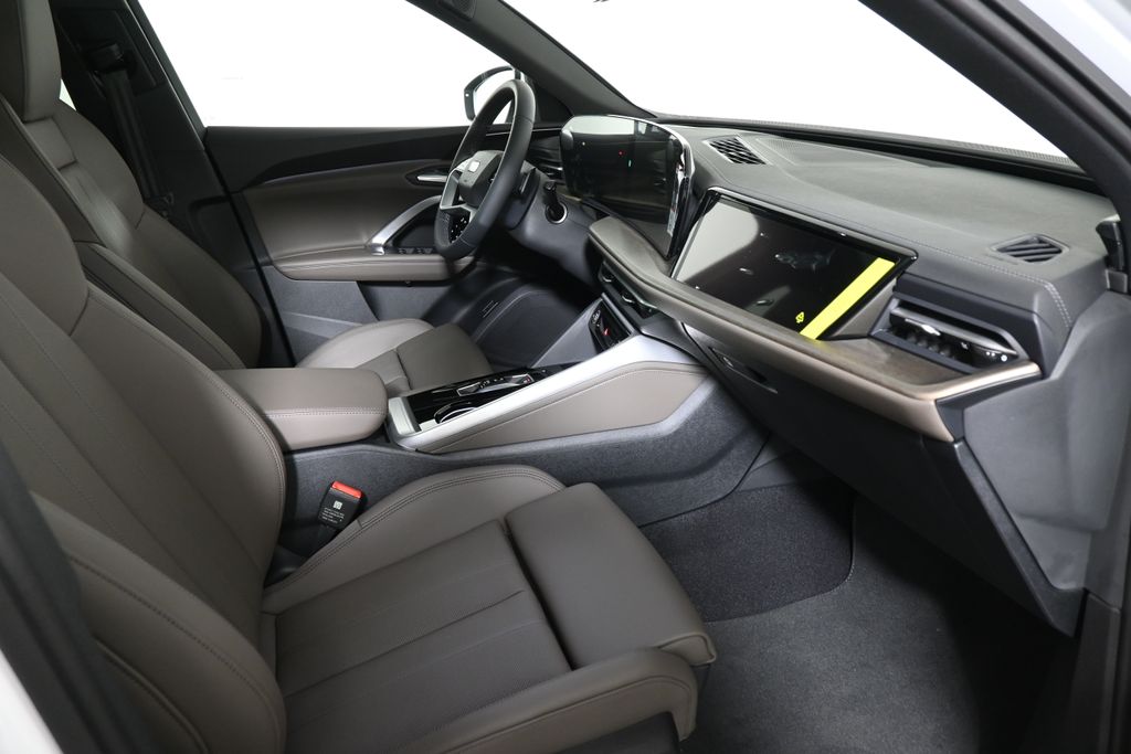 Thumbnail: 2025 Audi Q5 - 21